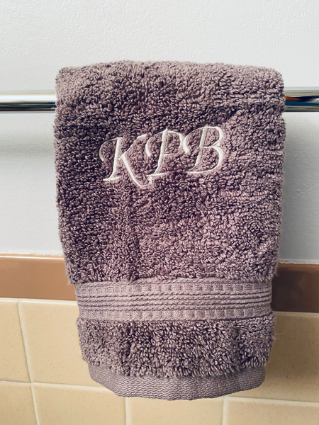 VEDULEKA Custom Embroidered Towel Set of 3, Monogrammed Washcloth & Hand  Towel & Bath Towel, 100% Cotton Luxury Personalized Towel Sets for